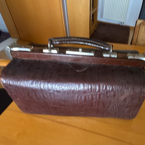 Arztkoffer aus leder mit - arztkoffer,
