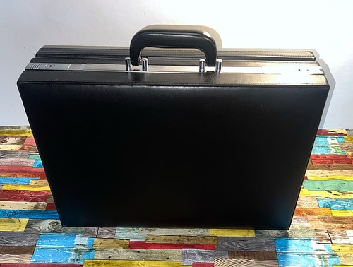 Aktenkoffer aus kunstleder - aus,