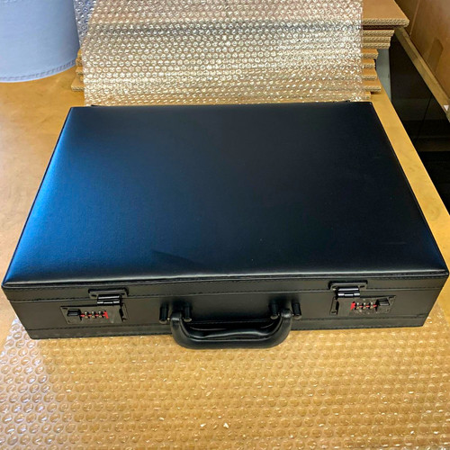 Schwarzer aktenkoffer aus - schwarzer,